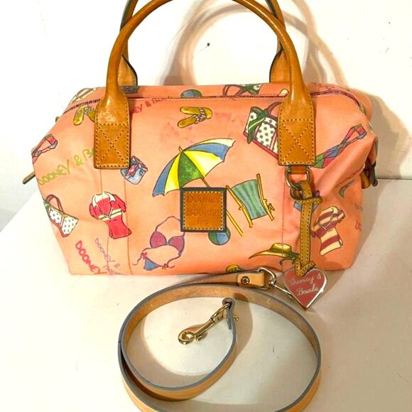 ALMOST LIKE NEW DOONEY and BOURKE RARE Beach Theme Bag - Picture 1 of 6